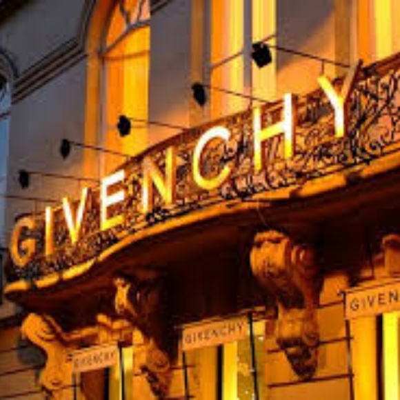 Meet your Posher, TrendzNThreadz! - Picture 8 of 8